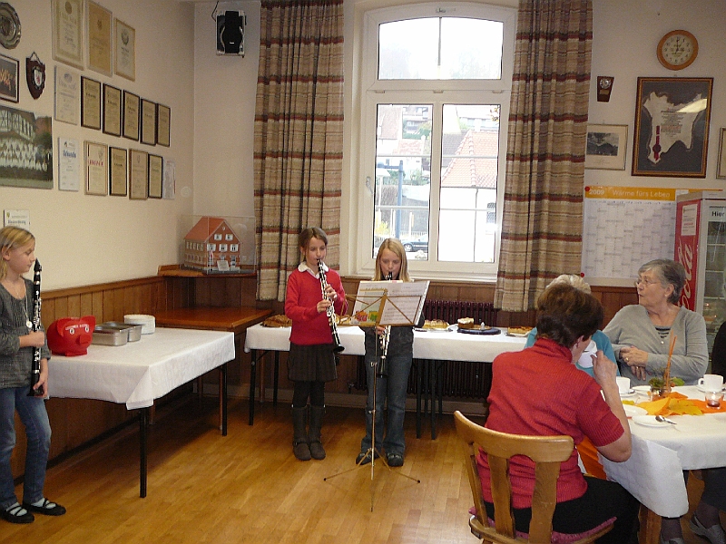 09 10 31 Seniorennachmittag (10).JPG